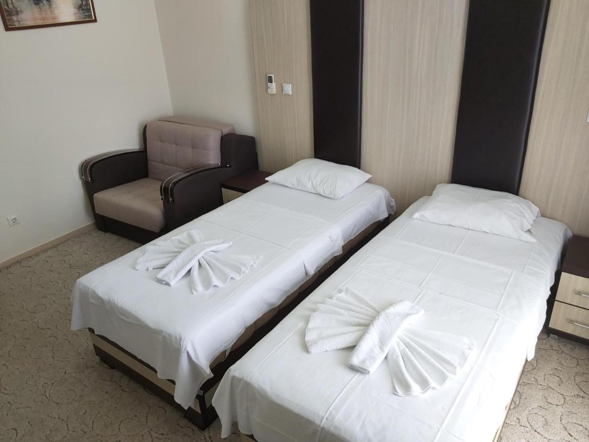 Hotel Zan Ulcinj Exteriör bild