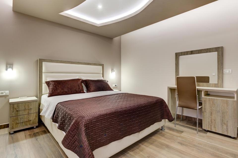 Hotel Zan Ulcinj Exteriör bild