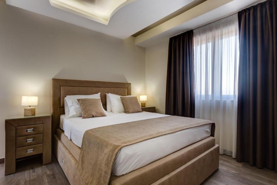 Hotel Zan Ulcinj Exteriör bild